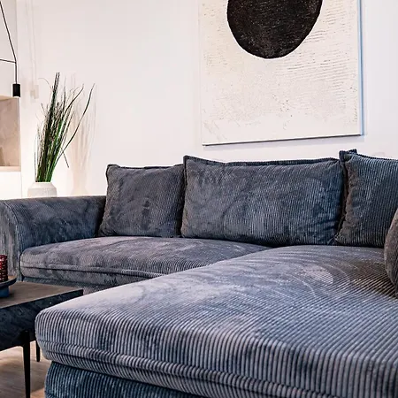 Modern 2-bedroom In The Heart Of Апартаменты Братислава