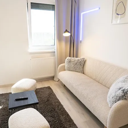 Apartamento Modern 2-bedroom In The Heart Of *