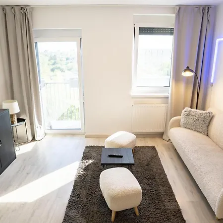 Modern 2-bedroom In The Heart Of *