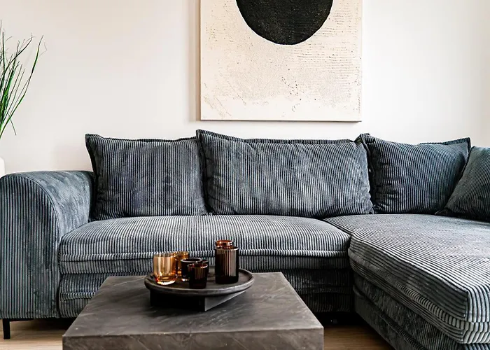 Modern 2-bedroom In The Heart Of