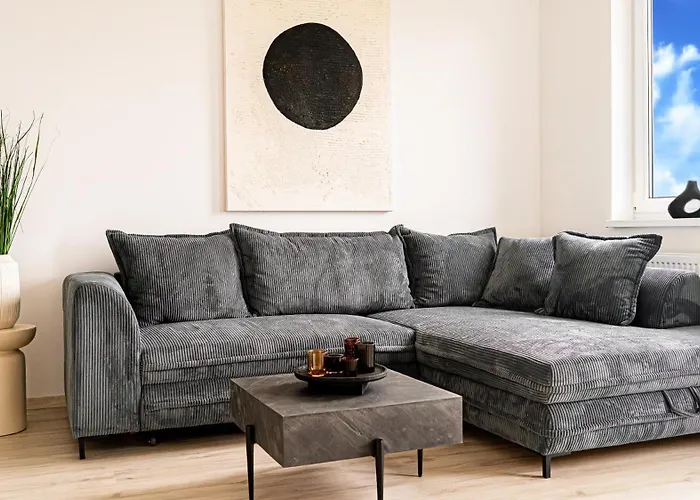 Modern 2-bedroom In The Heart Of *