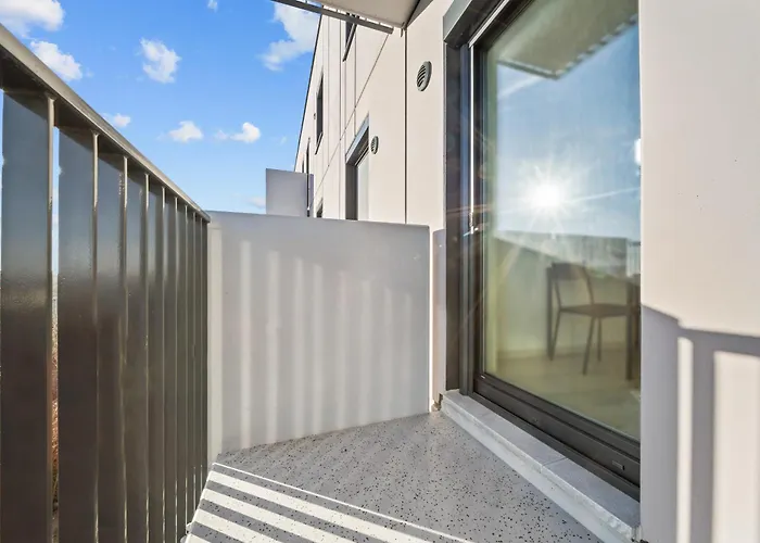 Modern 2-bedroom In The Heart Of