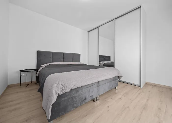 Modern 2-bedroom In The Heart Of * ブラチスラヴァ