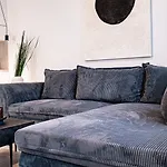 Modern 2-bedroom In The Heart Of Apartmán Bratislava