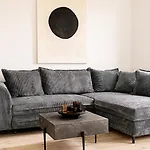Modern 2-bedroom In The Heart Of *