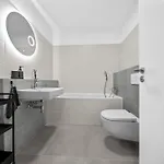 Modern 2-bedroom In The Heart Of