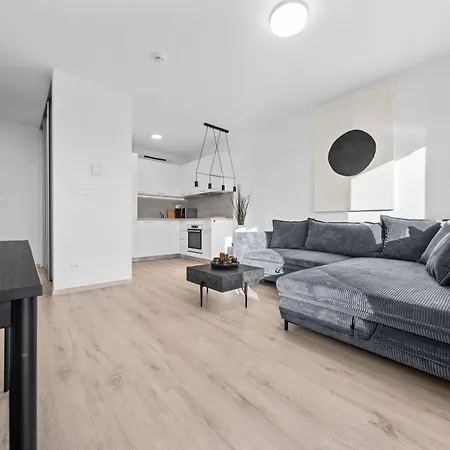 Apartamento Modern 2-bedroom In The Heart Of *